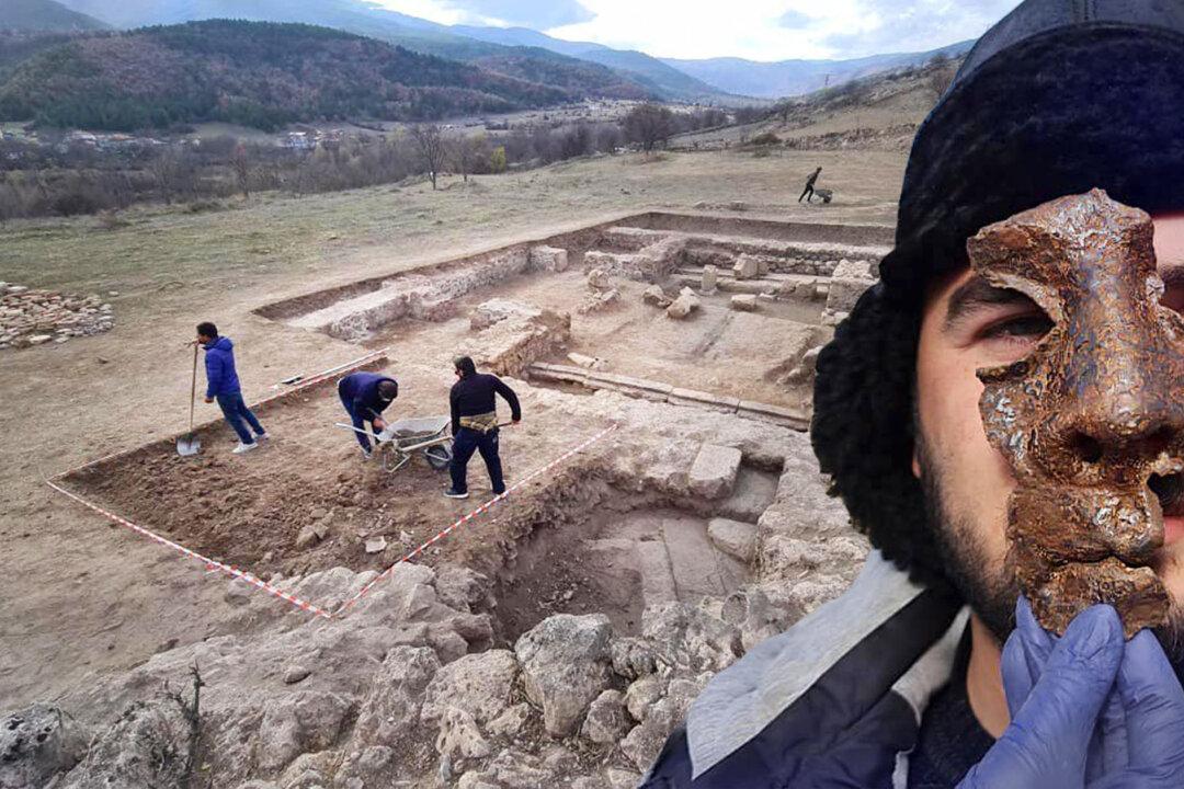 1,800-Year-Old Iron Mask of Roman Soldier Unearthed in Ancient City Points to Imperial Garrison in Turkey