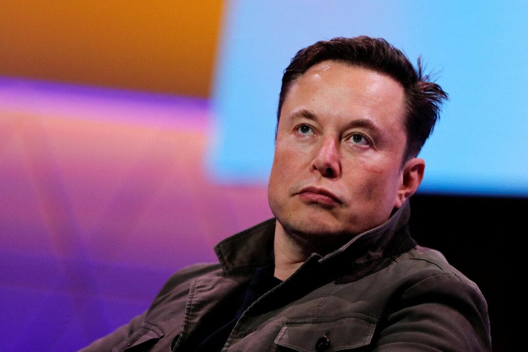 Elon Musk Rips Into YouTube for ‘Nonstop Scam Ads’