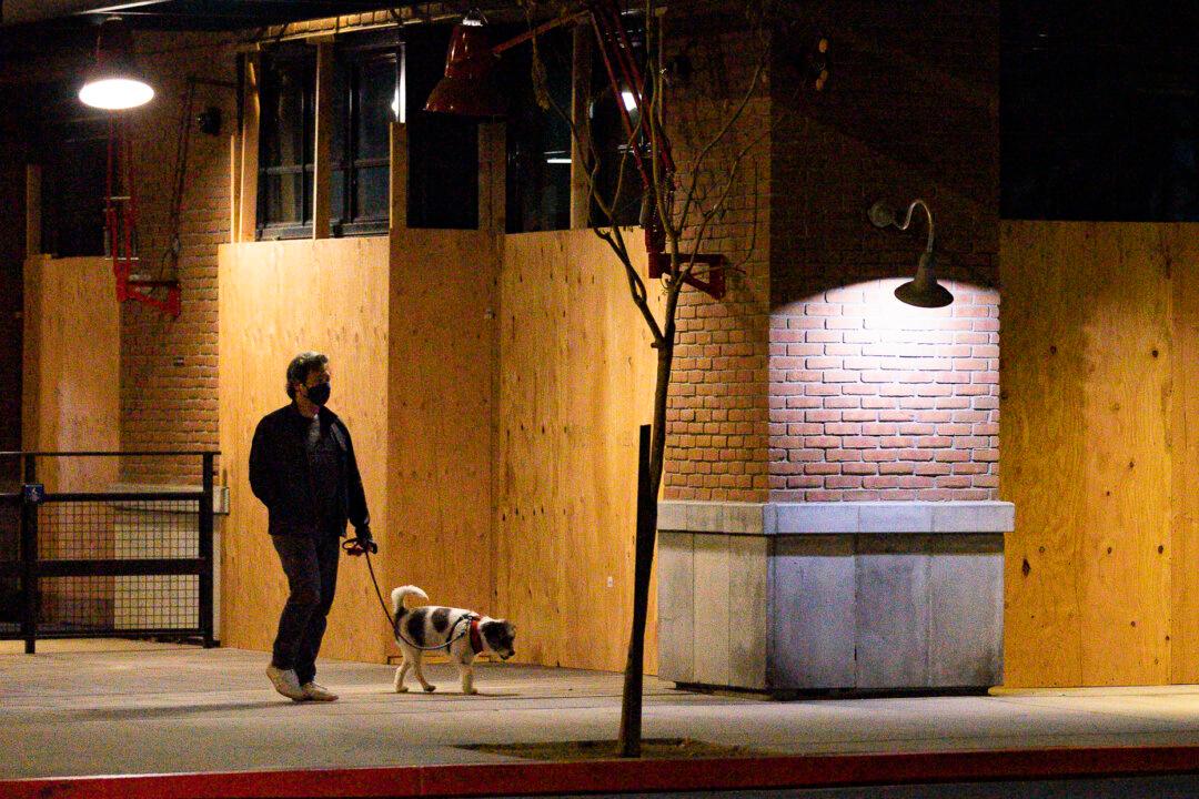 Man Shot Dead While Walking Dog in Los Angeles