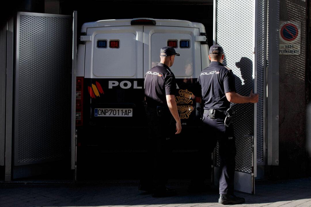 Spanish Police Break up Chinese Prostitution Ring After Tip