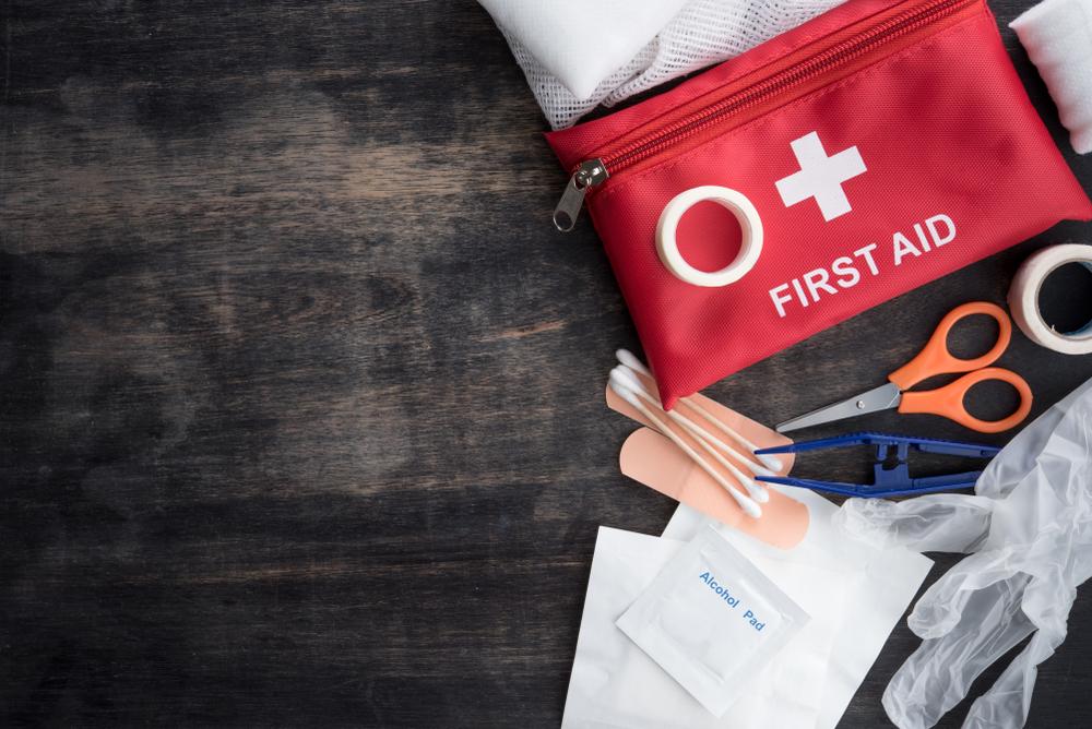 How to Assemble a First-Aid Kit for DIYers