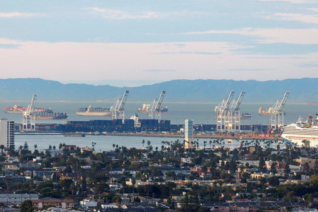 US Allocates $14 Billion to Expand Ports, Shore Up Waterways