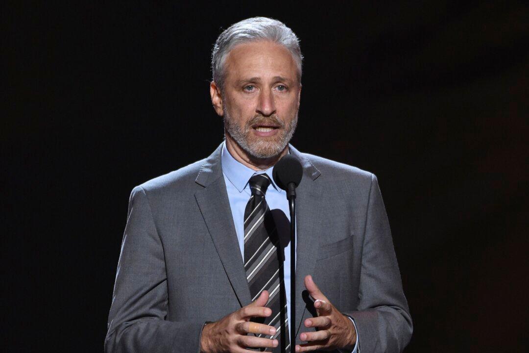 Jon Stewart to Receive Mark Twain Lifetime Award for Comedy