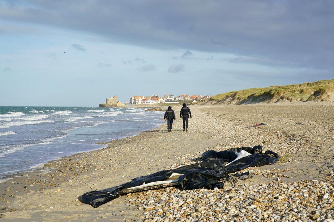 2 Men Charged After 5 Migrants Drown in Channel