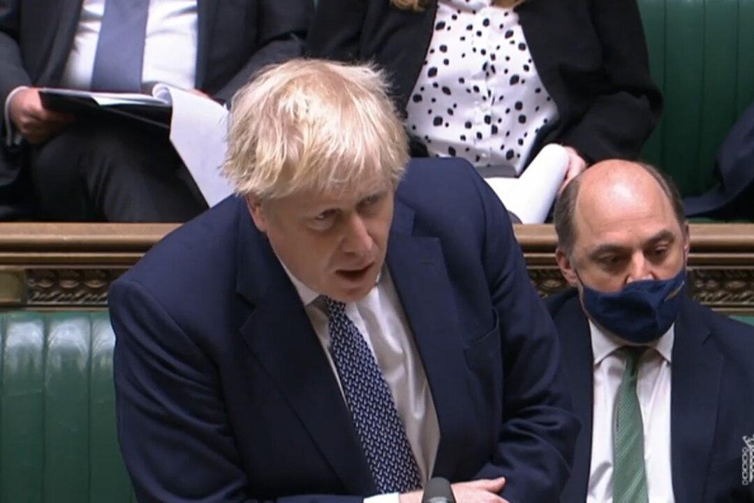 Boris Johnson Promises Contribution to NATO Deployment as Russian Military Affiliates Are Already ‘In Ukraine’