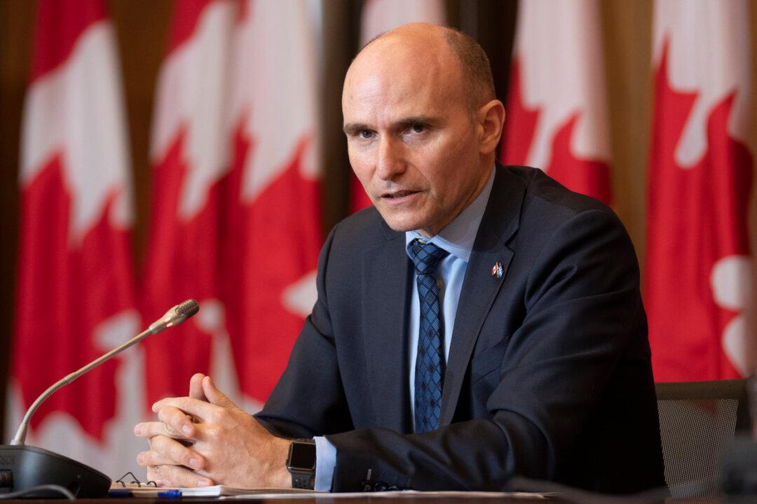 Ottawa Will Soon Announce Changes to Border Measures as Omicron Recedes: Health Minister