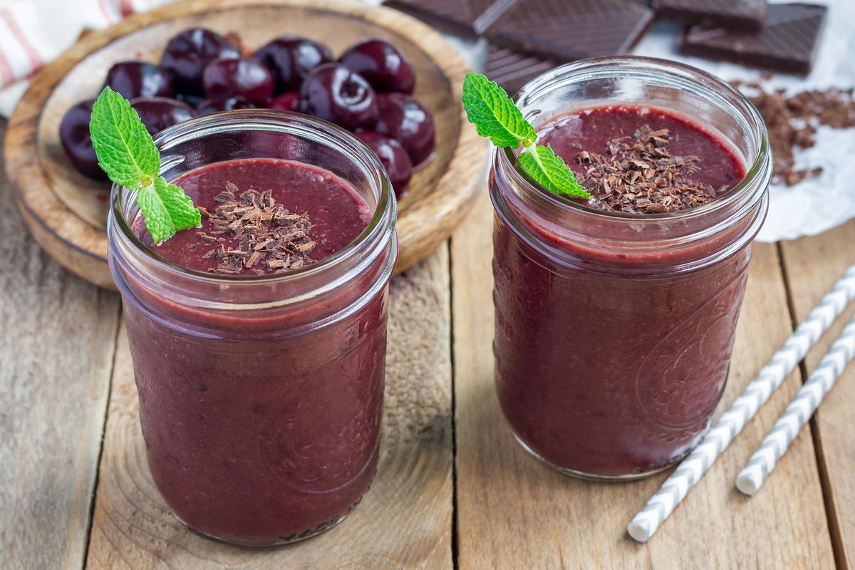 Dr. Fuhrman’s Chocolate Cherry Smoothie (Recipe)