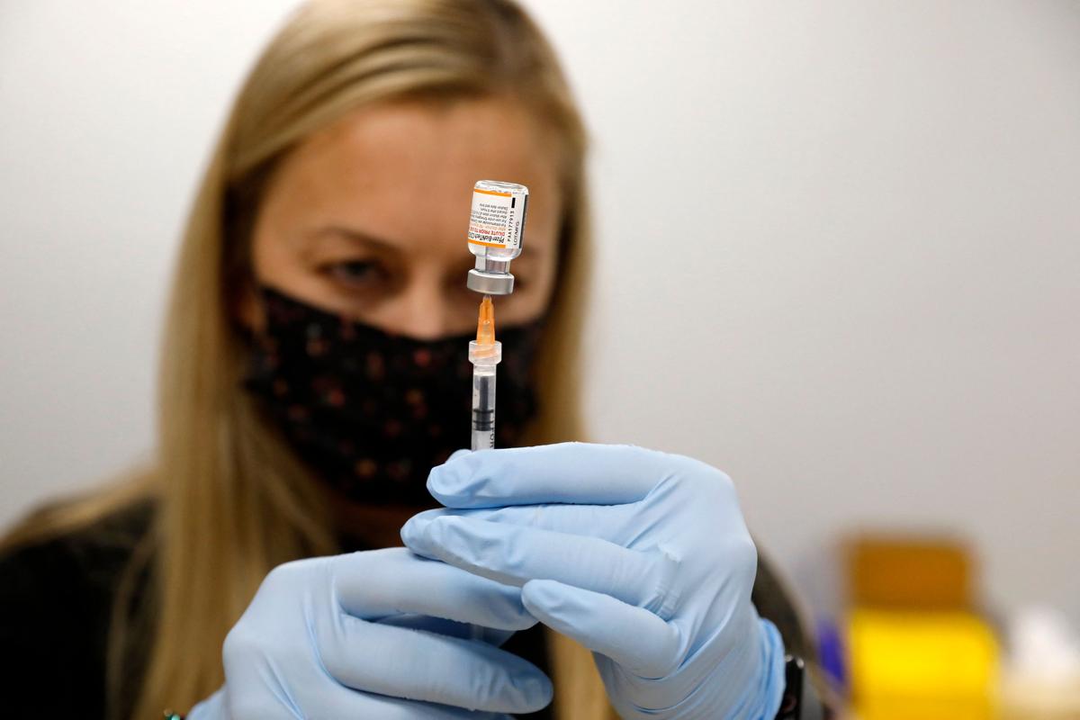CDC Should Track All Breakthrough COVID-19 Cases to Understand Vaccine Effectiveness: Experts