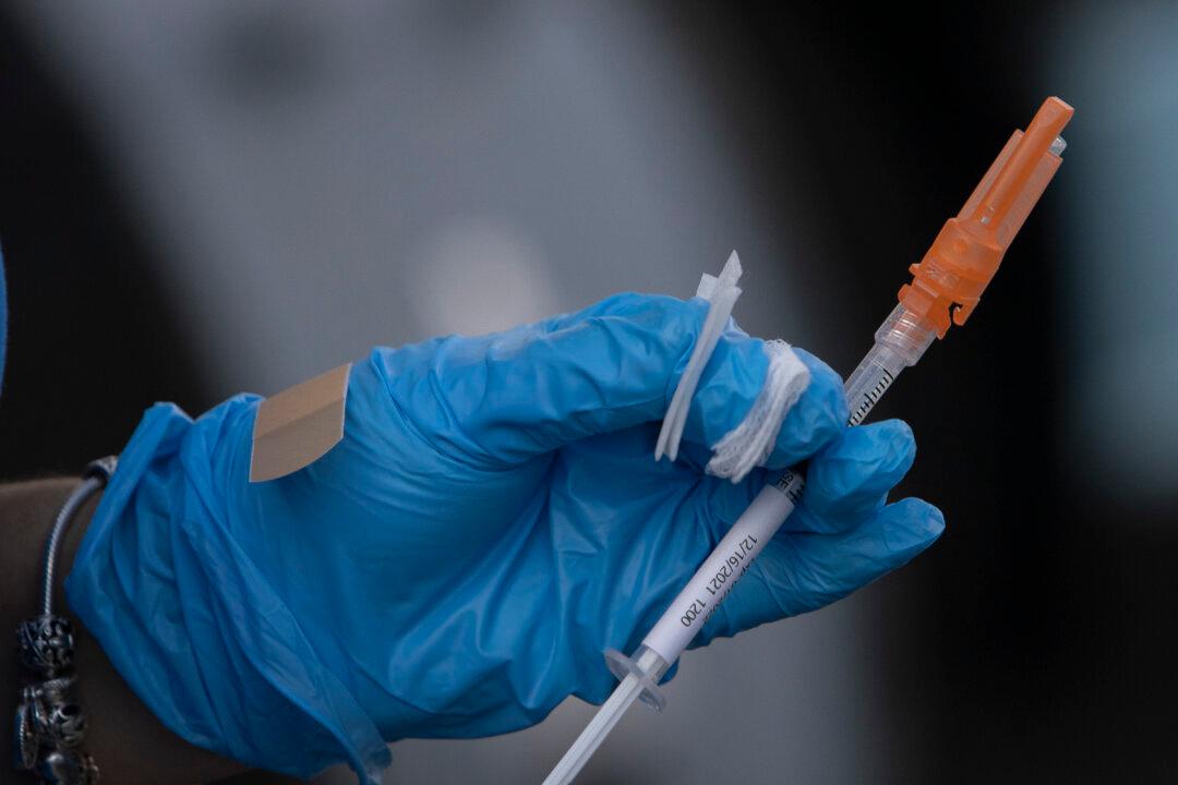 FDA Requested COVID-19 Vaccine Data for Young Children to Prepare for Any ‘Twist’ in Pandemic: Official