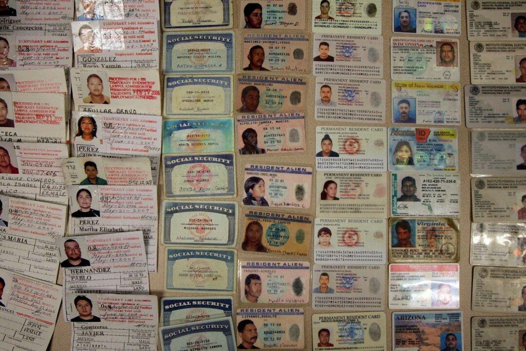 1,200 Fake American Driver’s Licenses from Hong Kong Seized in Indiana
