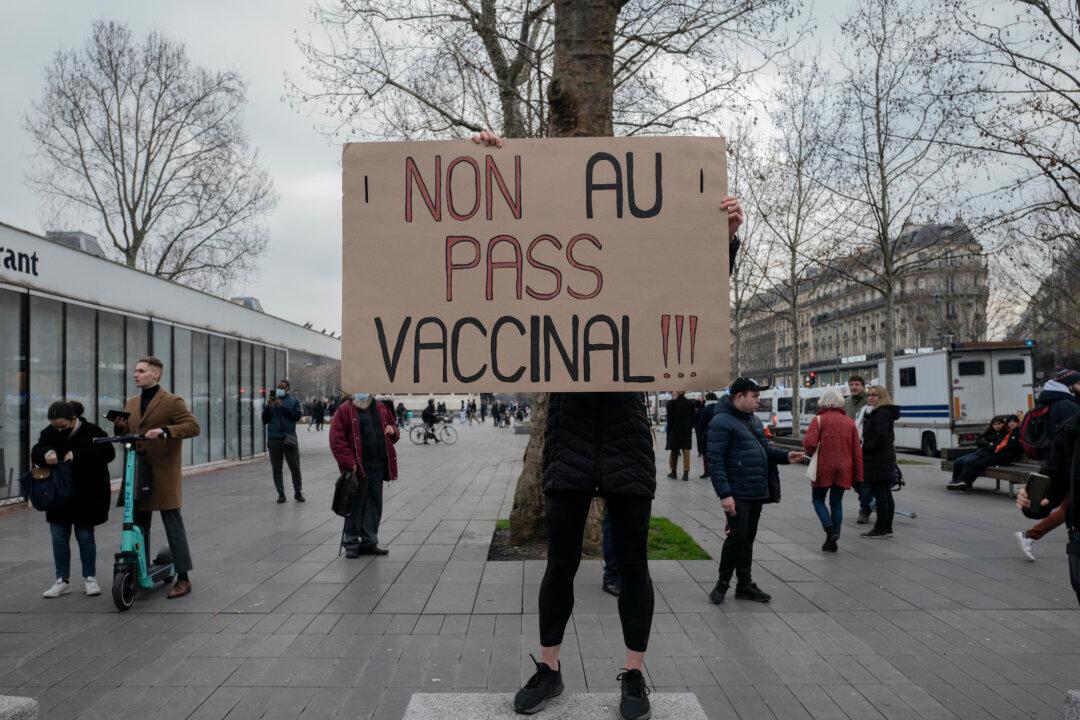 France Enacts Law Banning Unvaccinated From Most Public Venues