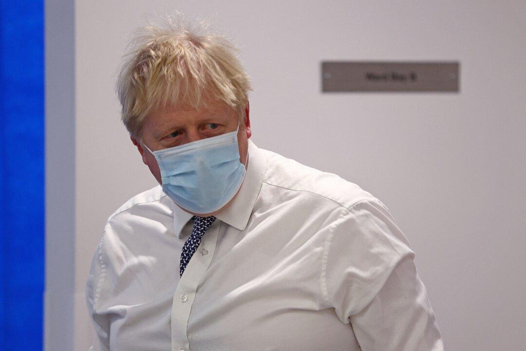 UK’s Johnson Attended Indoor Birthday Celebration During Lockdown, Number 10 Admits