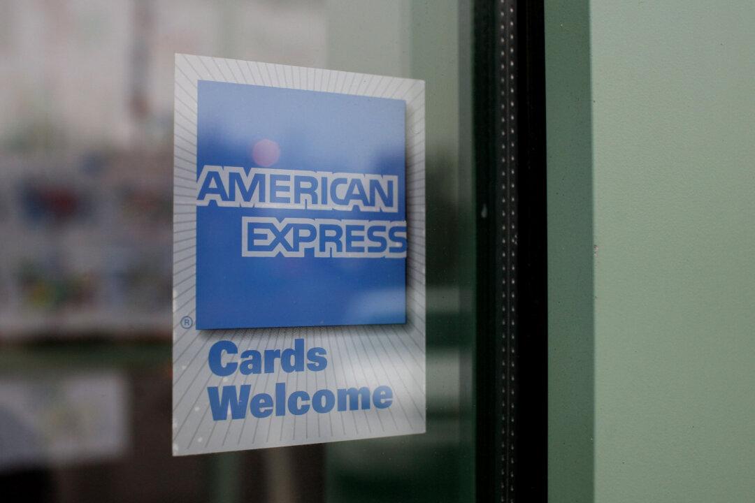 American Express Q4 Profits Jump 20 Percent on Card Spending