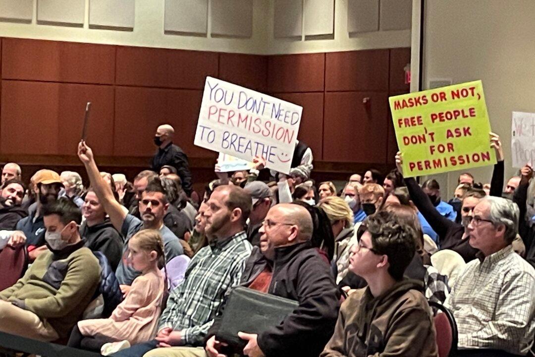 ‘Segregation’: Parents Protest Schools’ Differential Treatment of Unmasked Students in Loudoun County