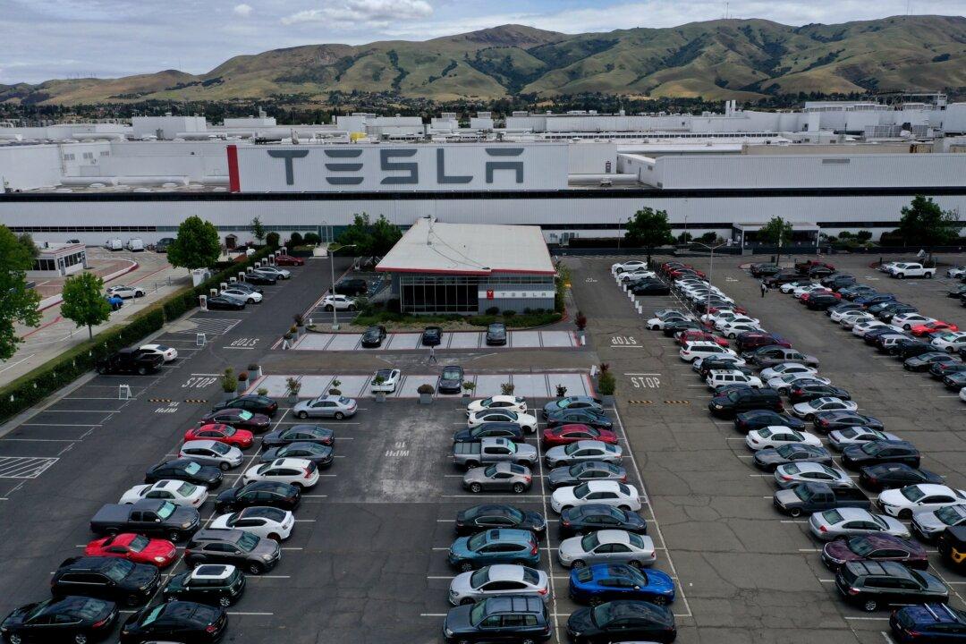 Tesla Announces $3.6 Billion Investment in Nevada for Factories, Promises 3,000 New Jobs