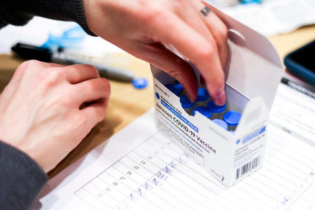 Colorado School District Closes COVID-19 Vaccine Sites After Students Get Shots Without Parents Present