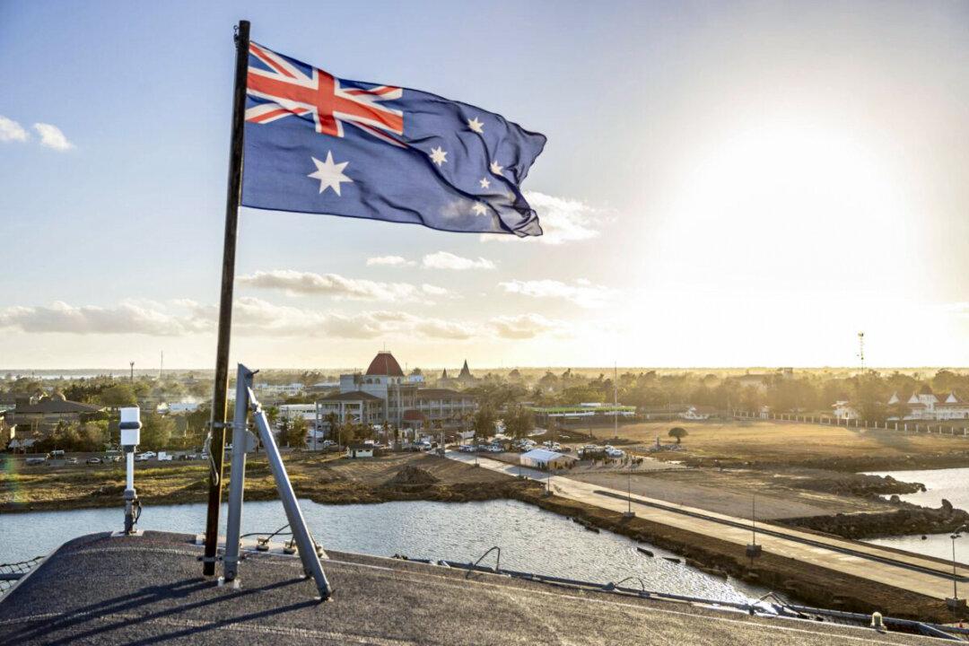 COVID-19 Infected Australian Ship Forced to Make Contactless Delivery of Much Needed Supplies to Tonga
