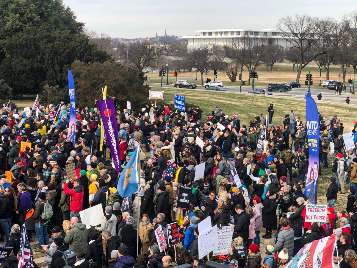‘Allow People to Exercise Their Natural Immunity’: Former HHS Adviser