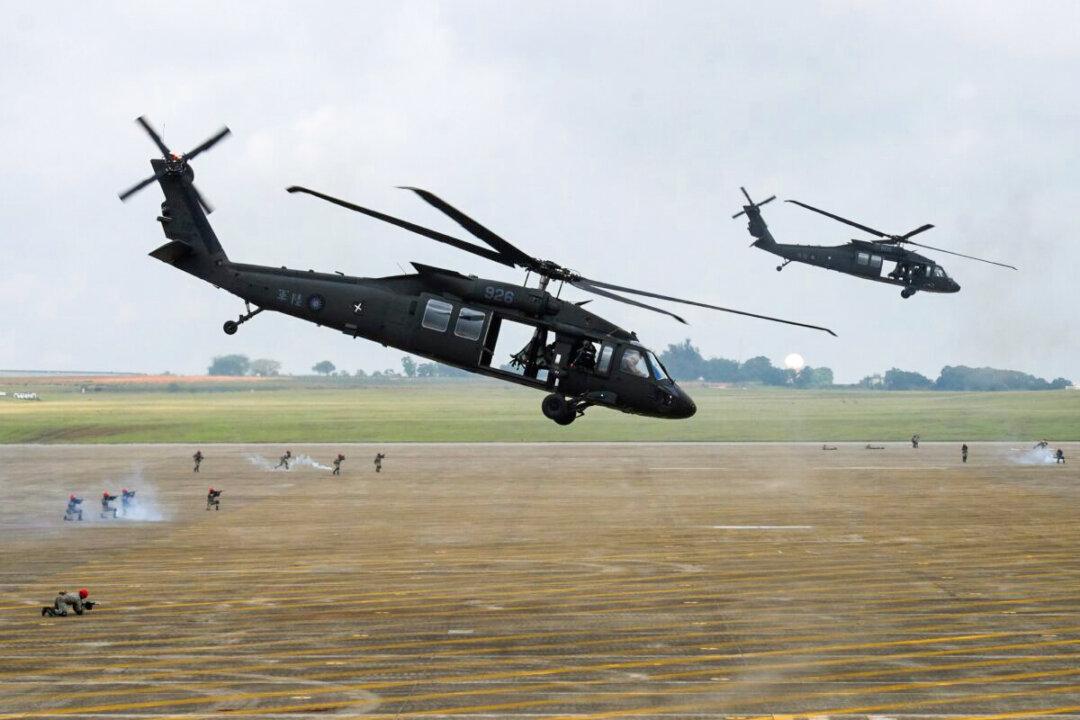 US to Begin Delivery of Black Hawk Helicopters to Australia This Year