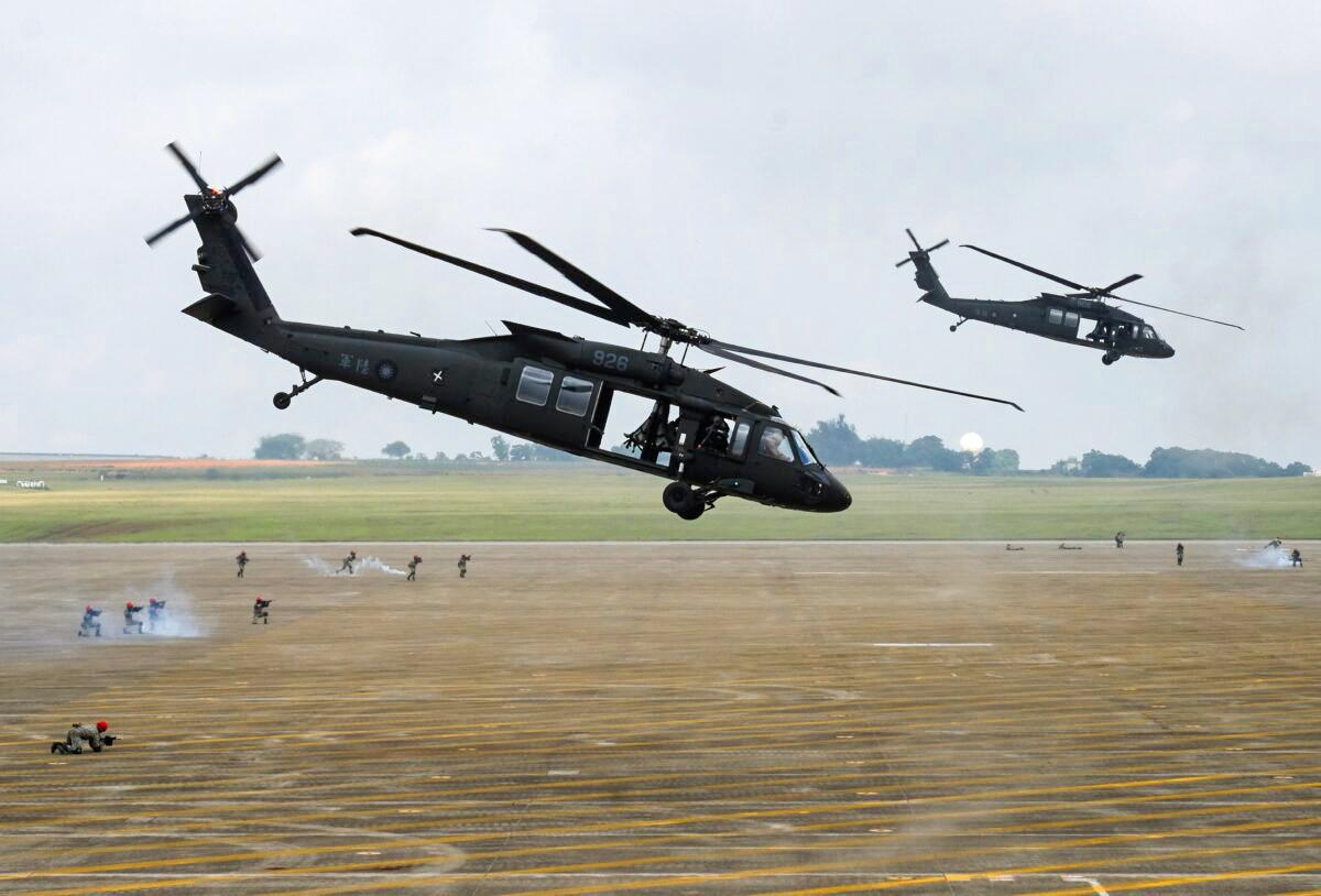 US to Begin Delivery of Black Hawk Helicopters to Australia This Year