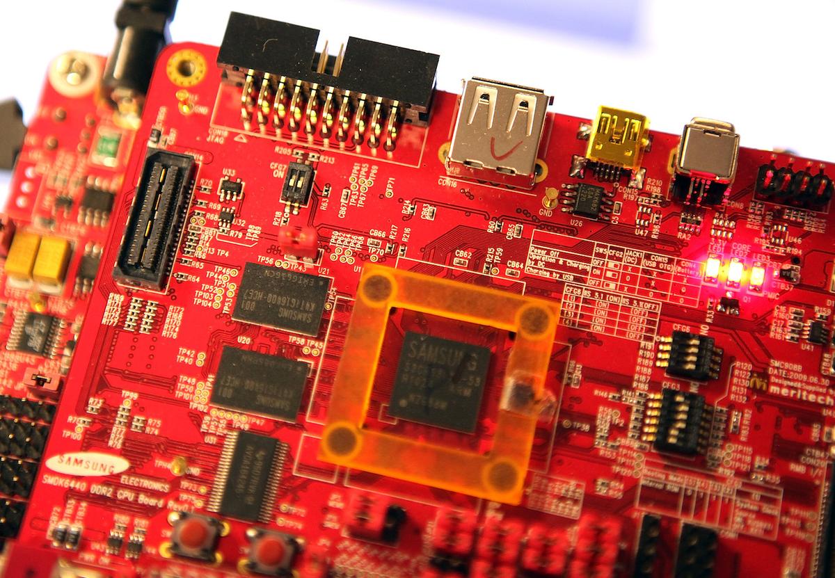 Lawmakers Call for Biden Administration to Protect US Markets Against China’s Legacy Chips