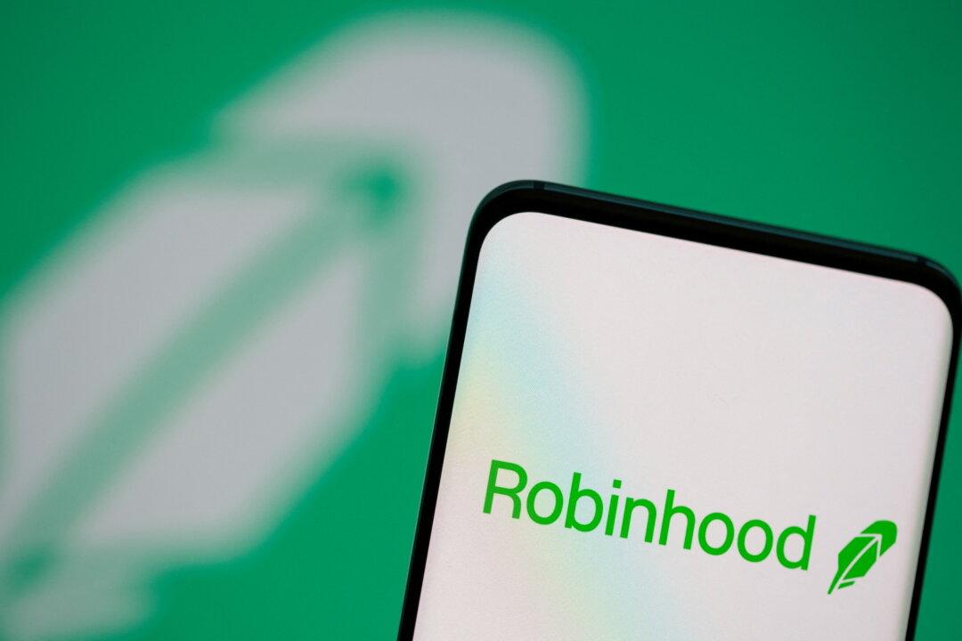Robinhood Posts $423 Million Net Loss, Shares Sink After Hours