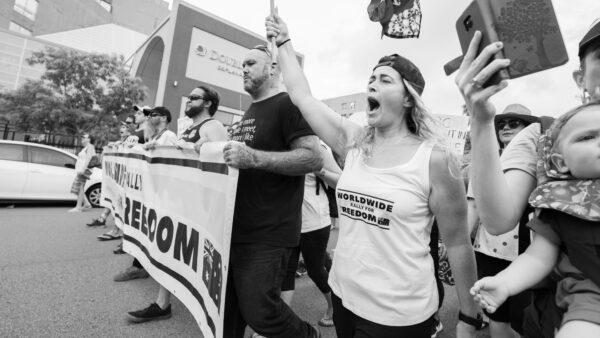 Protesters at a freedom rally in Darwin, Australia on Jan.22, 2022 (Photo by Mickey T Photography)