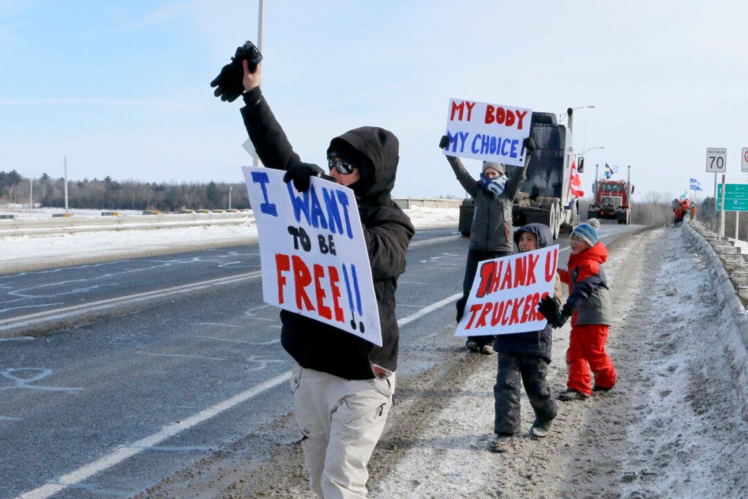Trucker Convoy: Big Rigs and Cars Depart From South of Montreal to Join Ottawa Protest