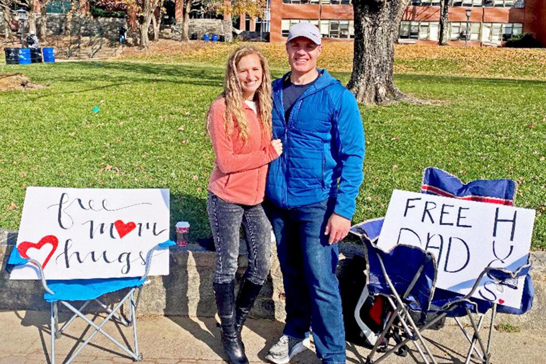 Couple Gives 600 ‘Mom and Dad Hugs’ at College Campus: ’Overwhelmed by the Goodness of God’