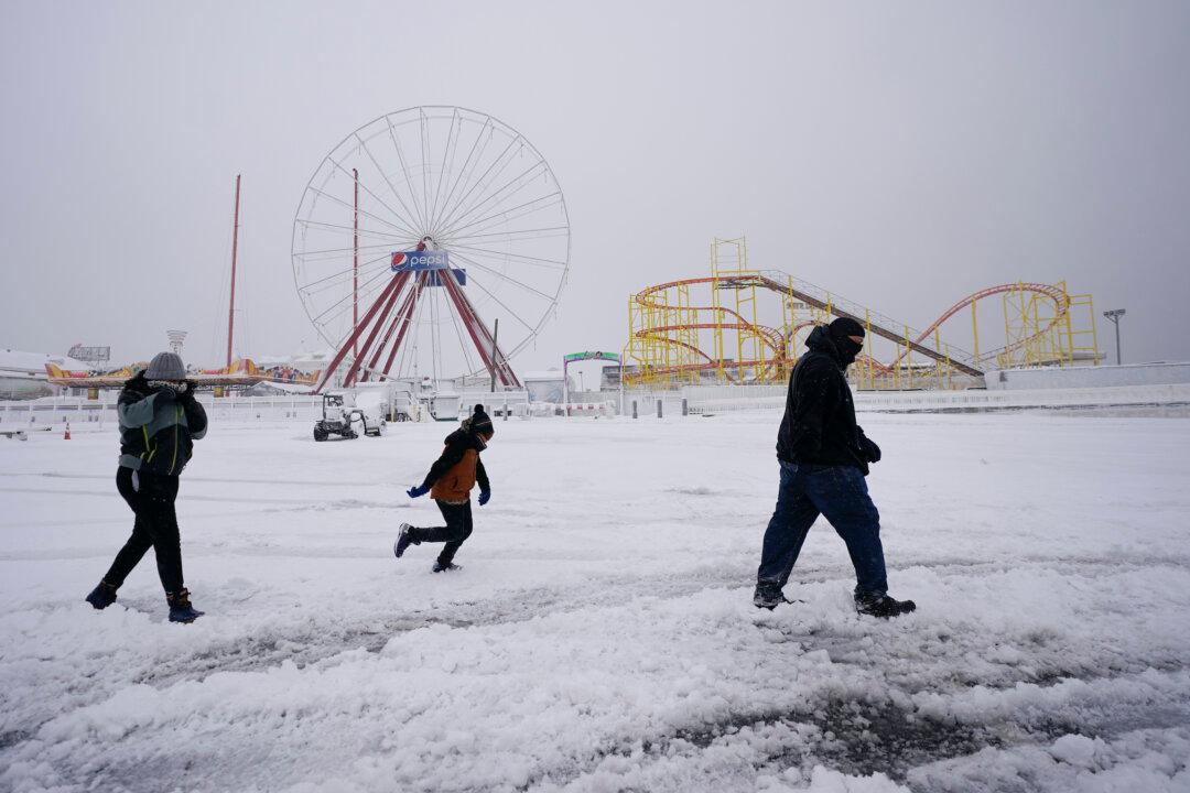 After the Blizzard, the Big Chill as East Coast Digs Out