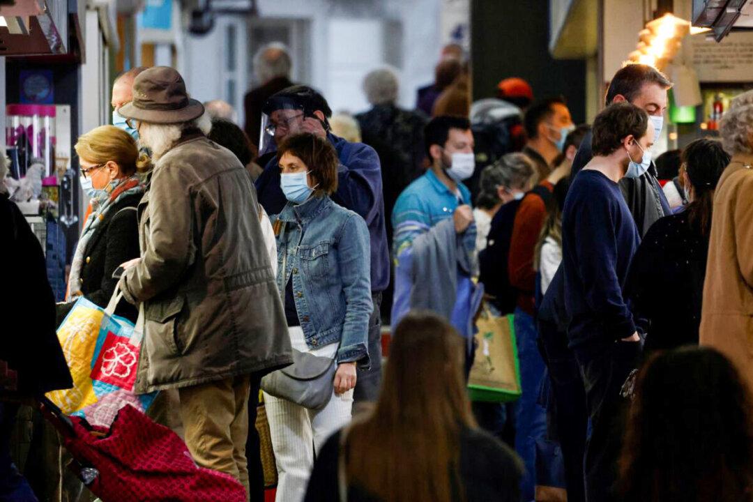 French 2021 Economic Growth Strongest in 52 Years at 7 Percent