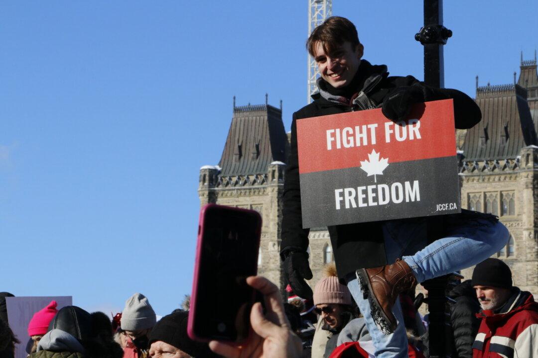 Mendicino Deputy Said Politicians Were ‘Politically Vulnerable’ During Convoy Protest: Ontario Top Official