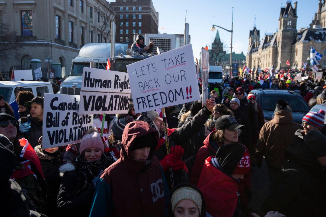 Majority of Canadians Want All COVID-19 Restrictions to End: New Poll