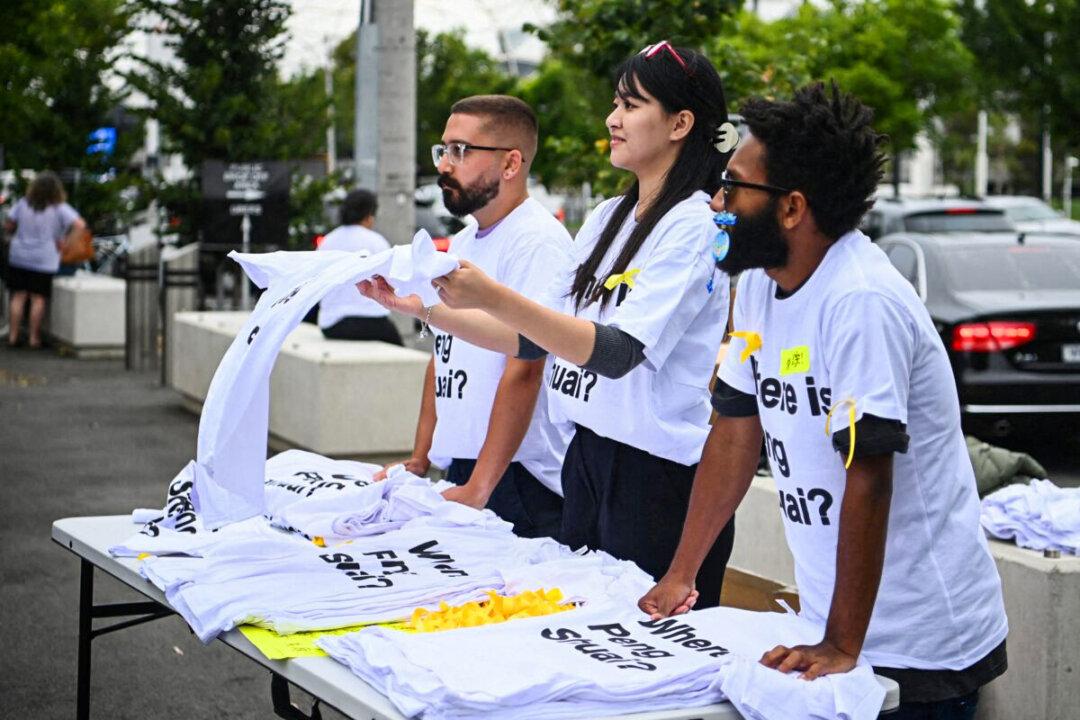 Peng Shuai T-shirt Campaign Resumes on Finals Day at Melbourne Park