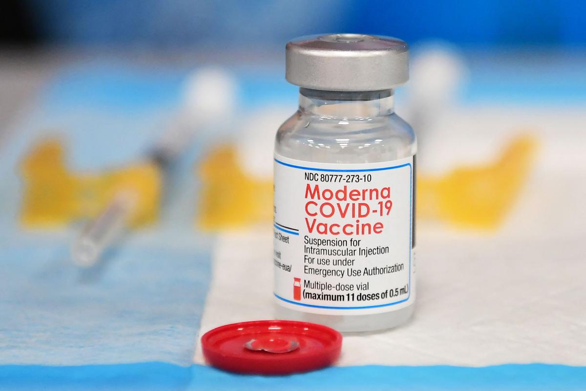 Moderna Seeks FDA Emergency Authorization for 4th COVID-19 Vaccine Shot