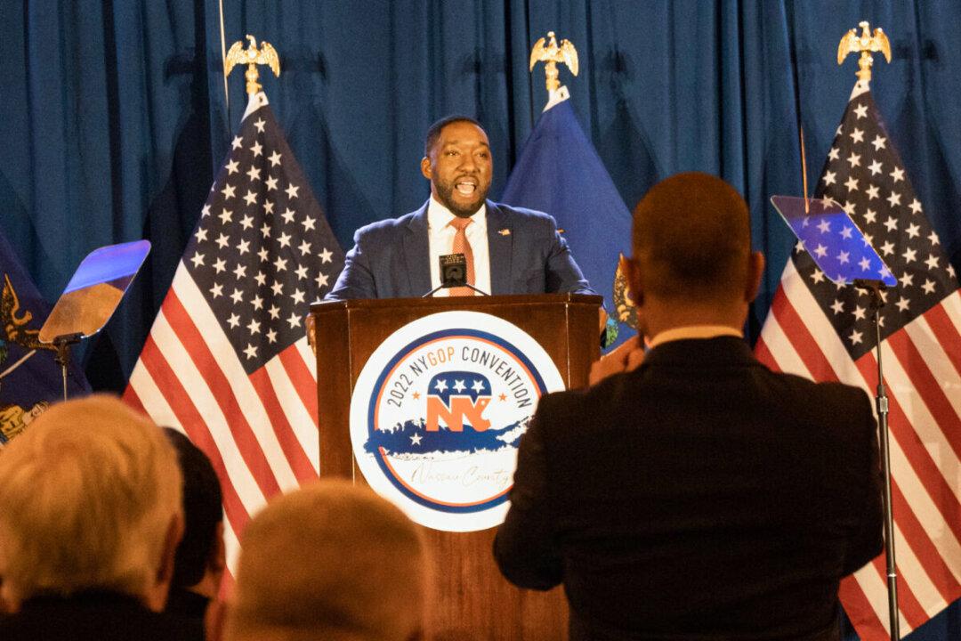 Republicans Nominate Candidates on First Day of Convention