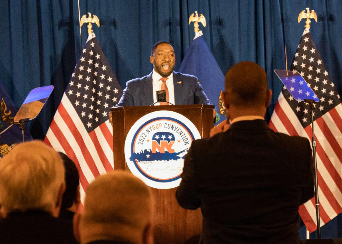 Republicans Nominate Candidates on First Day of Convention