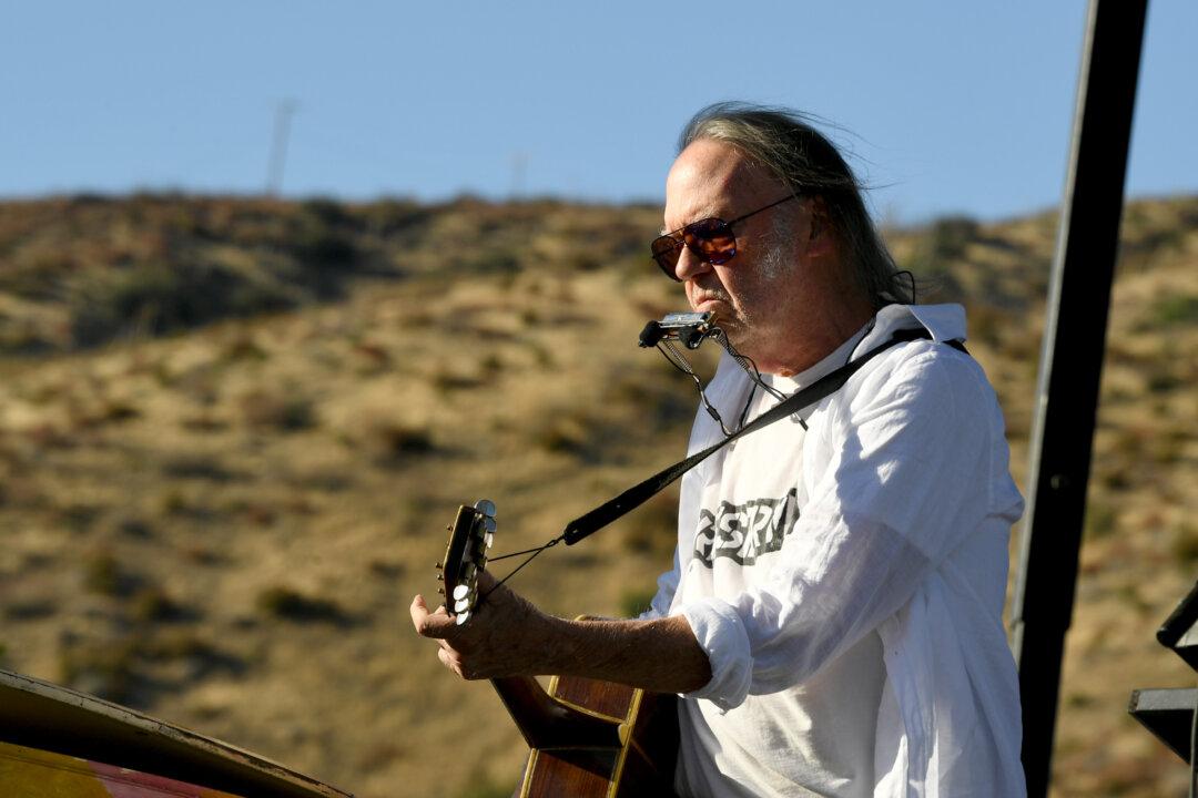 Neil Young, Crazy Horse Cancel Remaining Tour Dates Due to Illness: ‘Not Fully Recovered’