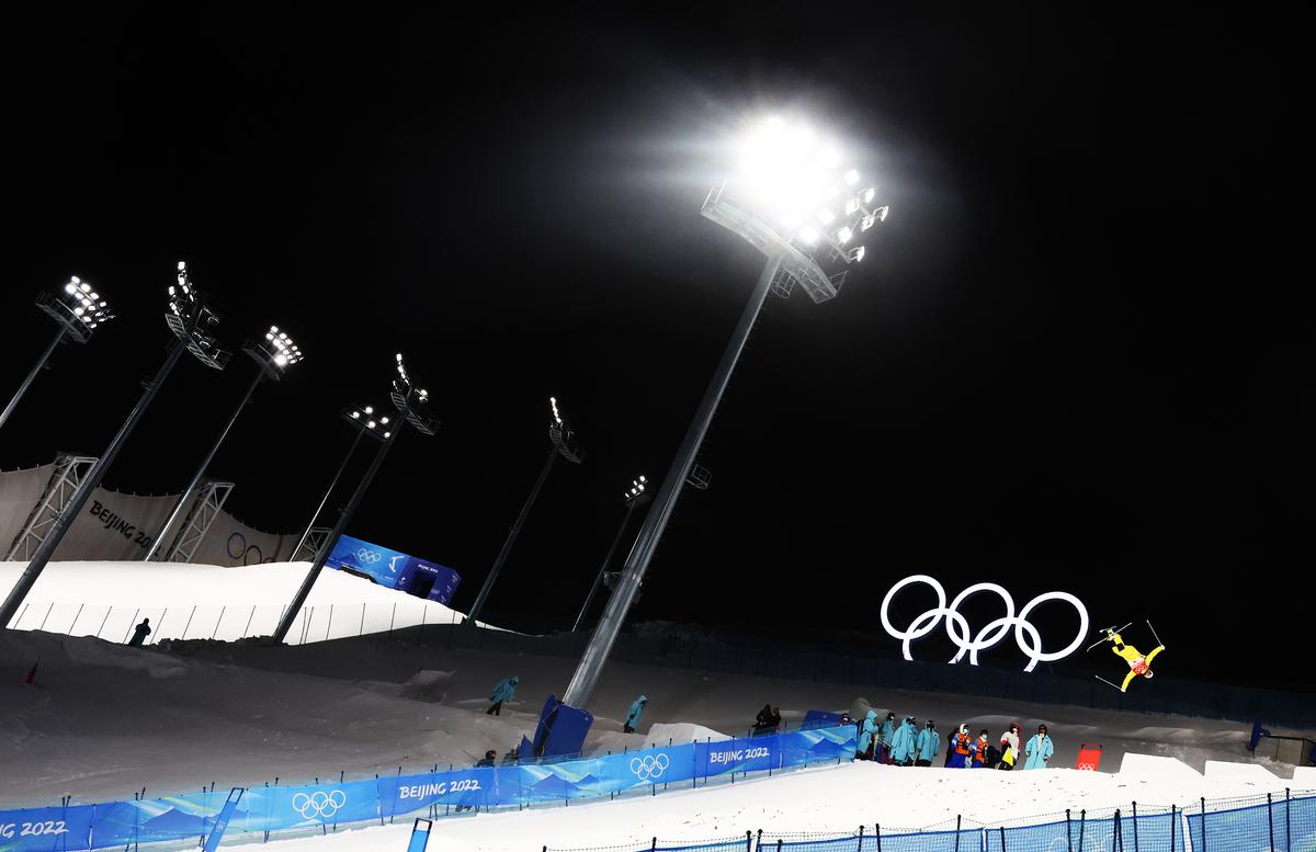 Beijing Isolates Foreign Olympic Athletes and Officials After COVID Testing