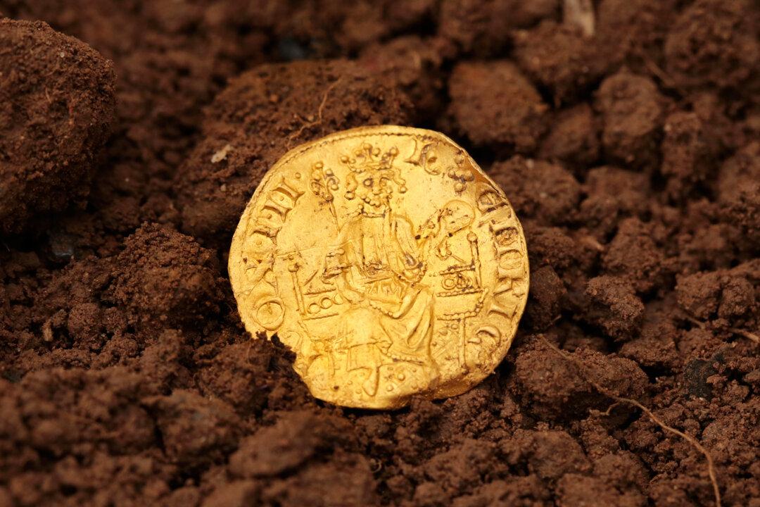 Henry III Gold Coin Found by Amateur Metal Detectorist Sells at Auction for $875,000