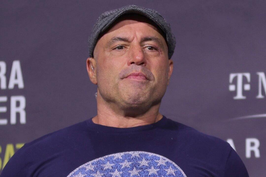 Crosby, Stills Join Nash and Young in Protest Over Joe Rogan’s Spotify Podcast