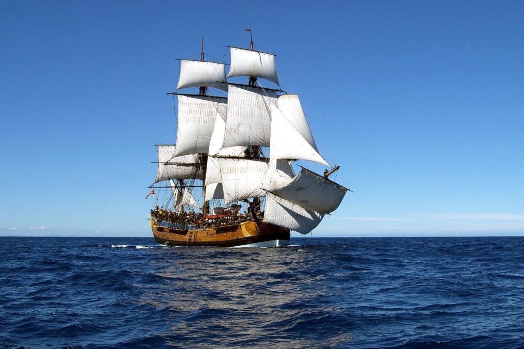 Researchers Identify Two Century Old Shipwreck as Captain Cook’s Endeavour