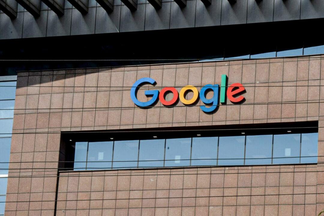 Google Faces Scrutiny From French, Russian Regulators