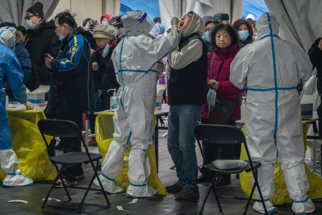 China’s Zero-COVID Policy Drags on the Global Economic Recovery, Expert Says