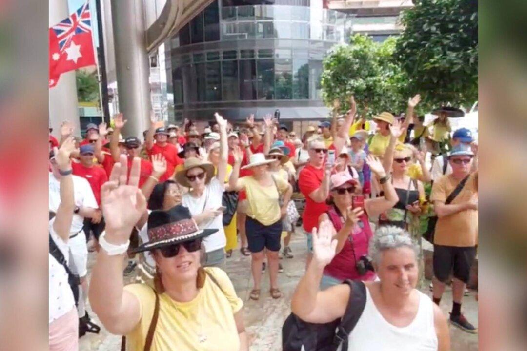 Teachers, Firefighters, Police, Nurses Push Back Against Vaccine Mandates in Australia