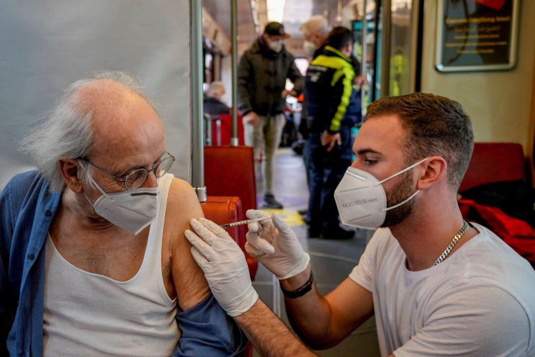 Data Show ‘Significant Underreporting’ of Vaccine Side Effects: German Health Insurer