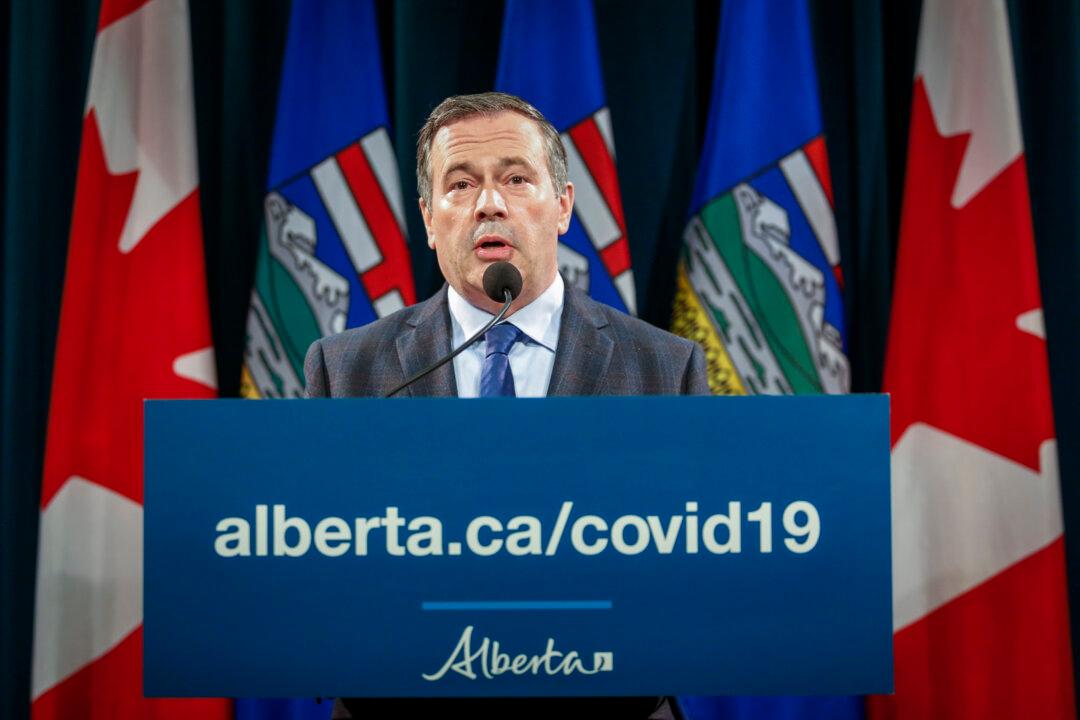Alberta to End Vaccine Passport, While Ontario Reassessing Mandates