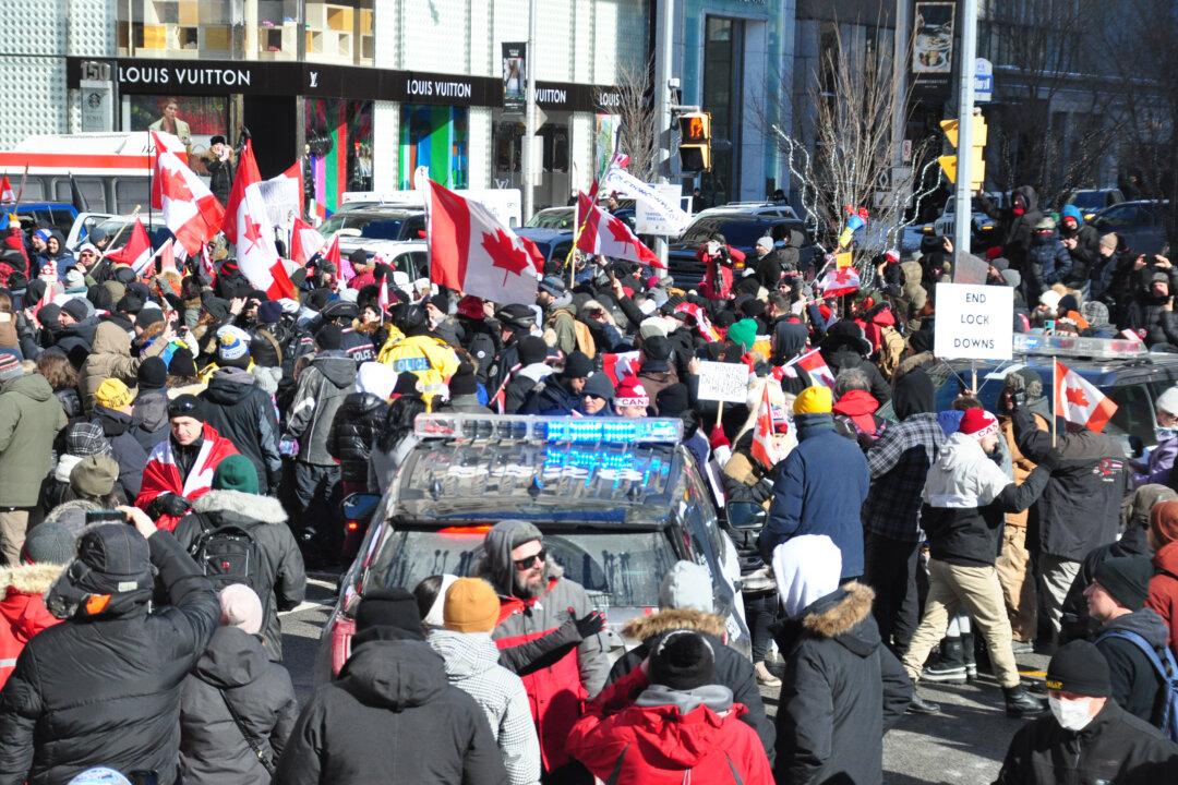 Thousands Protest in Toronto Against COVID Mandates and Lockdowns