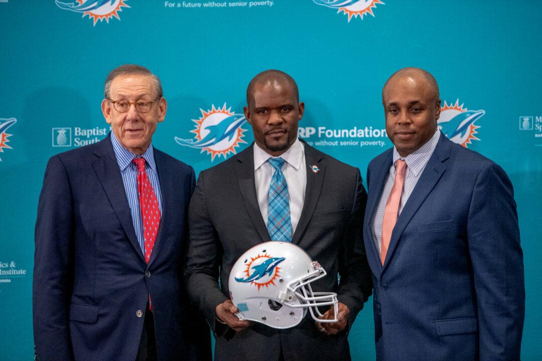 NFL’s Goodell Sends Memo to Clubs in Response to Flores Lawsuit