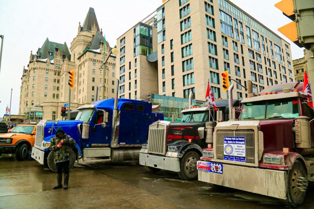 GoFundMe Says All Donations to Trucker Convoy Will Be Automatically Refunded; Florida to Investigate